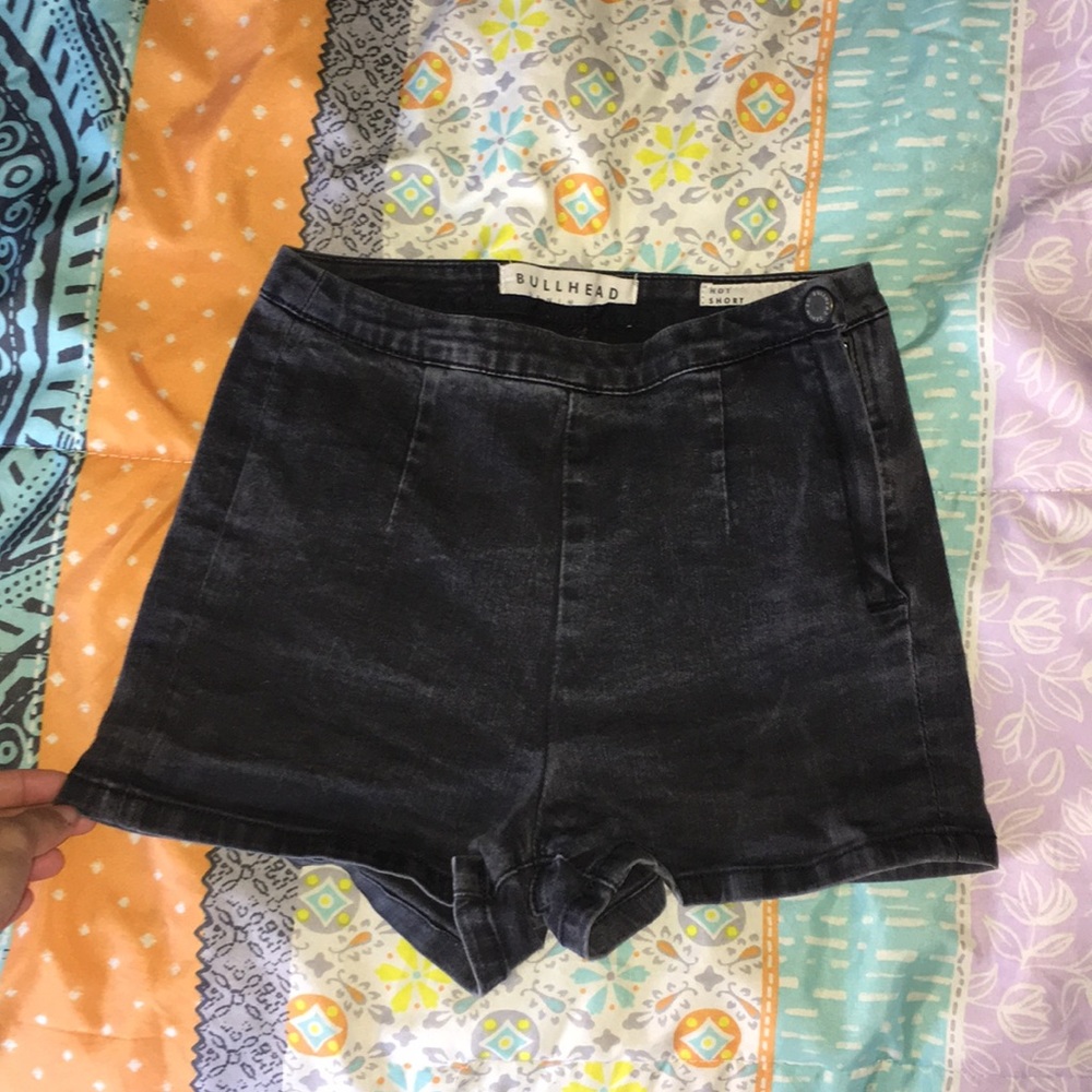 Bullhead high waisted shorts